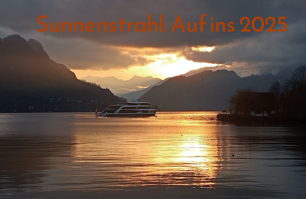 Schiff auf dem Weg in den Sonnenuntergang